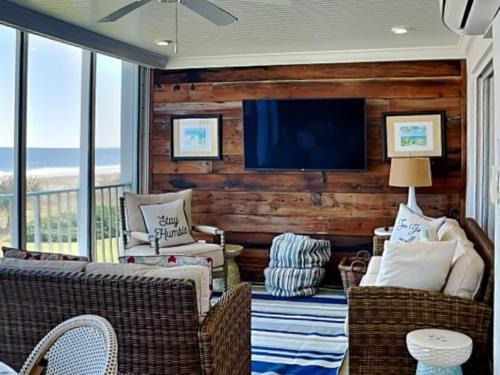 Sawgrass Apartment | Ponte Vedra Ocean Manor 106-D: Beachfront Bliss for Families