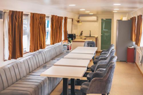 Giurgiu Boat Rental | Discover Pontonul de pe Dunăre Giurgiu - Family-Friendly Stay