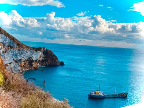 Le Forna Apartment | Explore Ponzamania Bacio Del Sole: Pet & Child-Friendly Stay