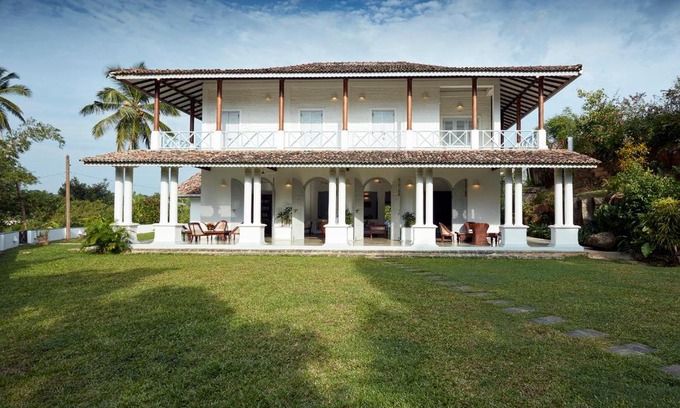 Habaraduwa Villa | Experience Elegance at Pooja Kanda with Pool & Breakfast