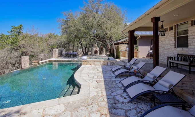 The Homestead House | * Pool | 8 Beds | Sleeps 14 - WalkerVR
