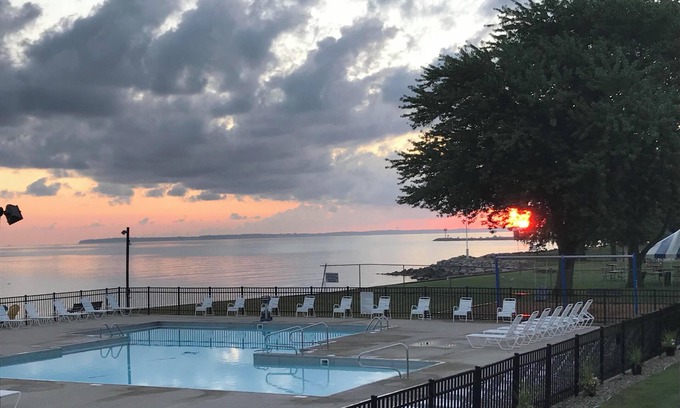 Port Clinton Condo | Beautiful First Floor Condo with Lake and Ocean Views