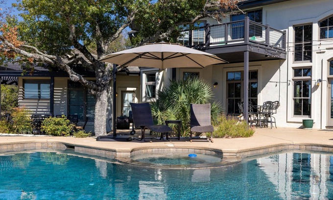 Glenlake House | Picturesque Point: Pool, Spa & Breathtaking Lake Views