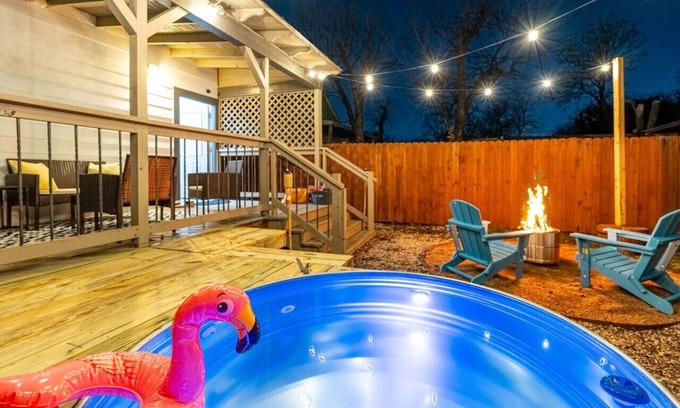 Downtown San Antonio House | Exceptional Poolside Retreat with Firepit near Riverwalk
