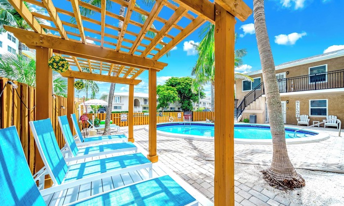 Coral Ridge Apartment | Pool! Florida Paradise + Close To Beach!