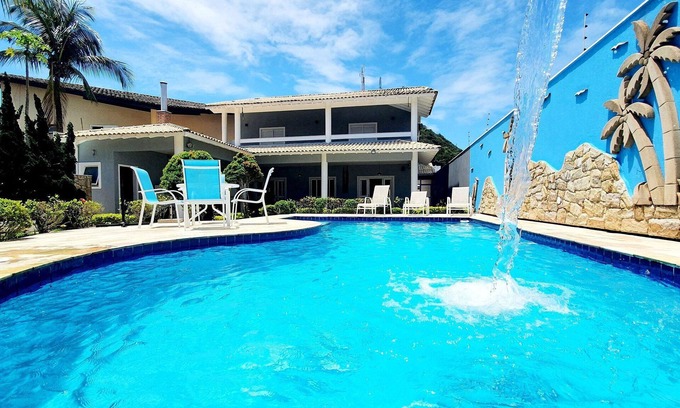 Praia dos Sonhos House | Relaxing Retreat with Pool, Gourmet Balcony & Steps to Beach