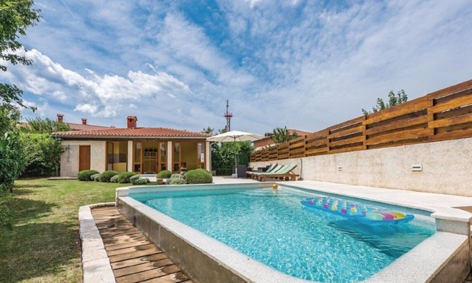 Svetvincenat House | Guest Rated: 9.8 with Pool, Ocean View & Great Amenities