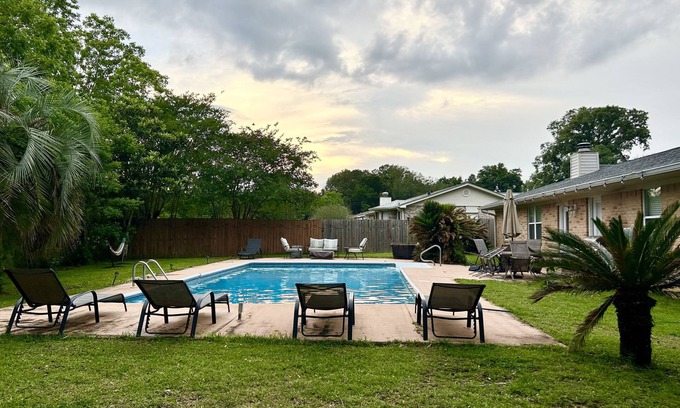 Northwest Pensacola House | Ideal Pool Home in Central Pensacola, Close to Beaches