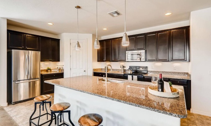 Laveen House | Inviting Pool Home for 9 with Fire Pit & BBQ Access