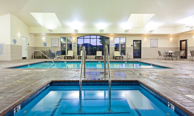 Fairfield Apartment | Relaxing Retreat: Pool, Hot Tub & Breakfast in Wine Country