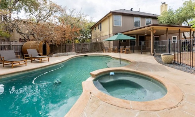 Deer Park At Maple Run House | Ultimate Oasis: Pool, Hot Tub & Arcade Fun Await You