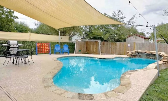 Round Rock House | Pool House near Downtown Round Rock