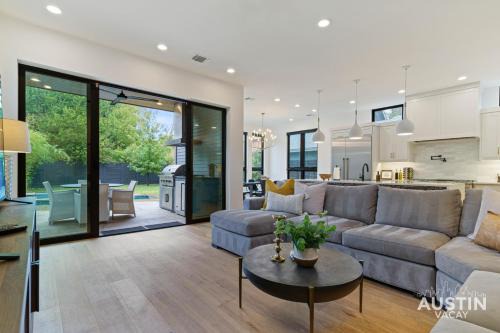 Holly House | Pool Jacuzzi Covered Patio in Family 4BD 3BA East Austin Home by Austin Vacay