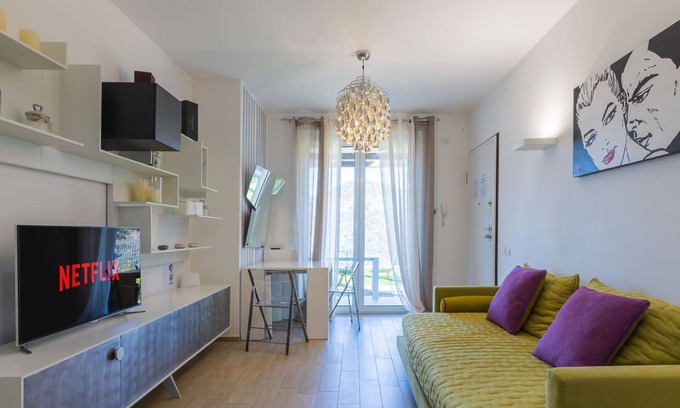 Pietra Ligure House | Idyllic Sea View Retreat at La Perla Ligure with Pool