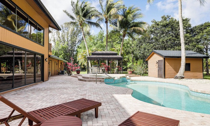 Hunt Club House | Pool Table + Bar: Spacious West Palm Beach Retreat