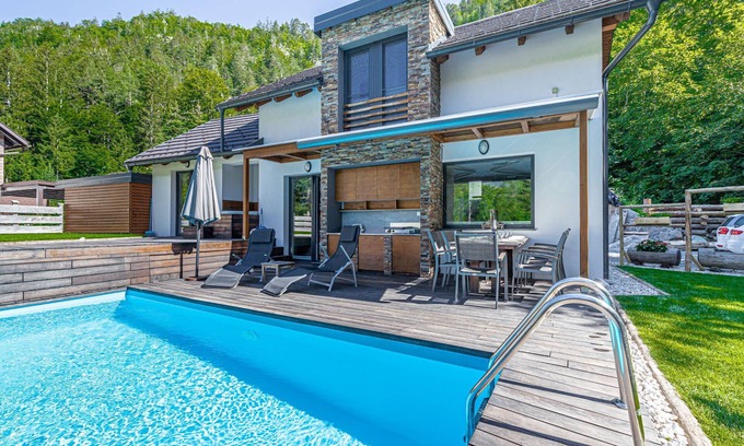 Gozd Martuljek Villa | Unforgettable Pool Villa Katja: Spa & Child-Friendly Retreat