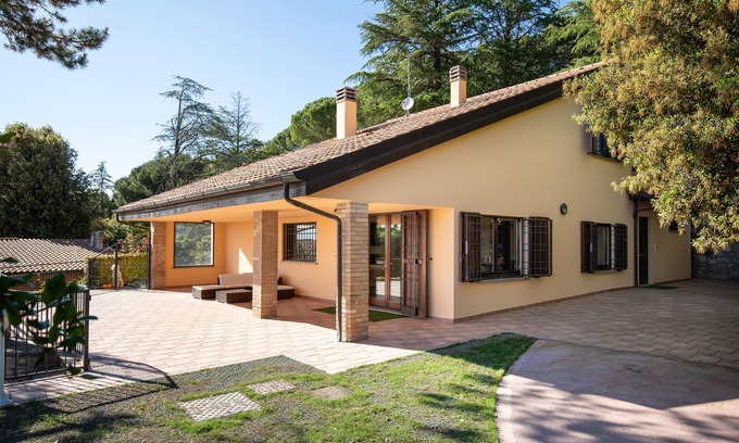 Corciano Villa | Exclusive Pool Villa "The Trinity" with Private Spa Retreat