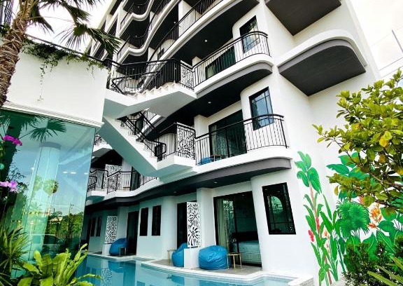 Thep Kasattri Hotel | Relax at Poolrada Boutique Hotel - SHA Plus with Pool & Dining