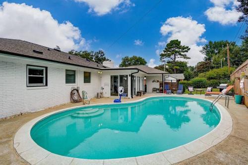 Ashbrook - Clawson Village House | Relaxing Poolside Bungalow with King Suite & Fire Pit