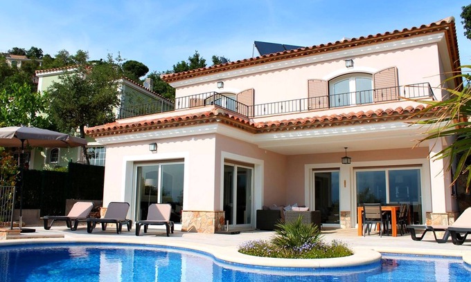 Santa Cristina de Aro Villa | Experience Ocean Views at Belvilla by OYO Ojo Azul