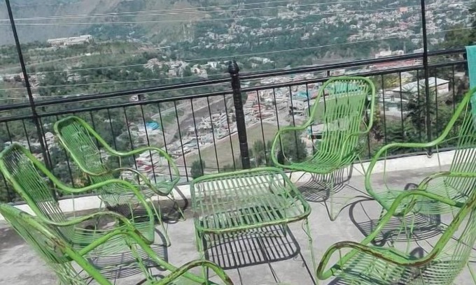 Muzaffarabad House | Discover Comfort at Poonch Guest House with Breakfast Included