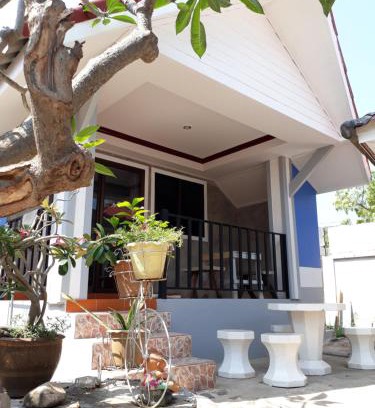 Koh Lan House | Inviting Stay at Poopreaw Koh Larn with Breakfast & Hot Tub