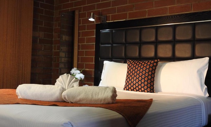 Pooraka Hotel | Discover Pooraka Motor Inn: Family-Friendly Comfort Awaits