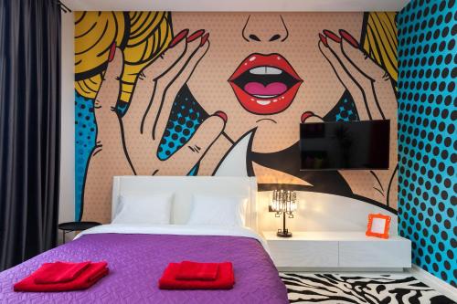 Lviv City Center Apartment | Artistic POP ART Apartment - Pet Friendly & Guest Rated 9/10