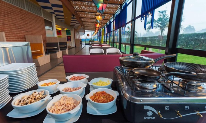 Tocancipa Hotel | Vibrant Pop Art Hotel Tocancipá with Pool & Spa Amenities