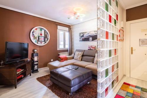 Leon Apartment | Artistic Getaway at Pop Gallery - Pet Friendly & Guest Approved!