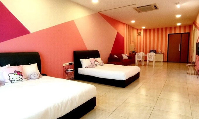 Taman Jubilee Apartment | Inviting PoP Kitty Octagon Homestay in Ipoh - Family Friendly