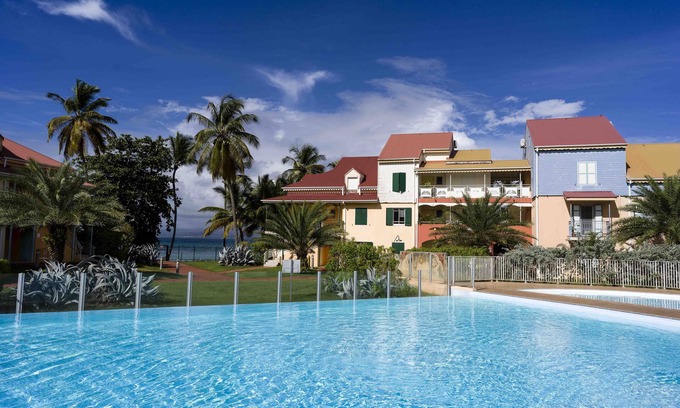 Bas du Fort Apartment | Discover POP'S APARTMENTS: Oceanfront Residence Marisol