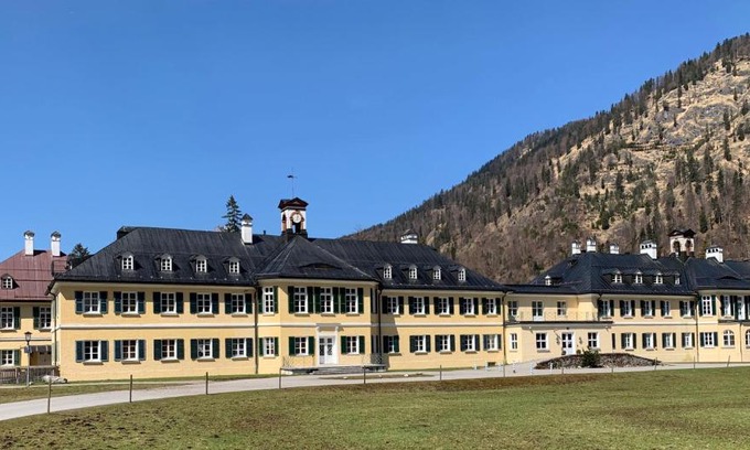 Kreuth Hotel | Pet-Friendly Pop-Up Lodge Wildbad Kreuth with Top Reviews