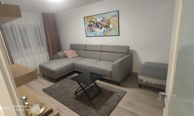Baia Mare Apartment | Pet-Friendly Retreat: Popasu din oras with Hot Tub & Family Joy
