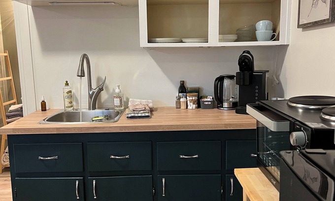 Cobourg Apartment | Heritage 1827: Poplars Studio in Historic Cobourg