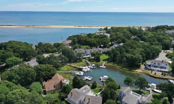 Popponesset Island House | Discover The Goldfish House: Designer Ranch with Views