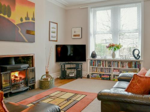 Hebden House | Discover Poppy Cottage: Family-Friendly Getaway, 4 Stars