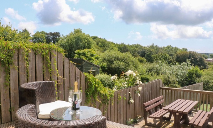 Blackawton Cottage | POPPY COTTAGE, pet friendly, country holiday cottage in Blackawton