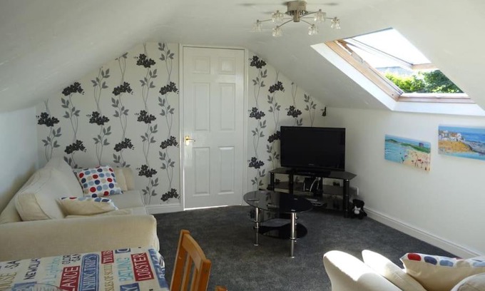 Camelford Apartment | Kid-Friendly Poppy's Place Annex in Beautiful Camelford