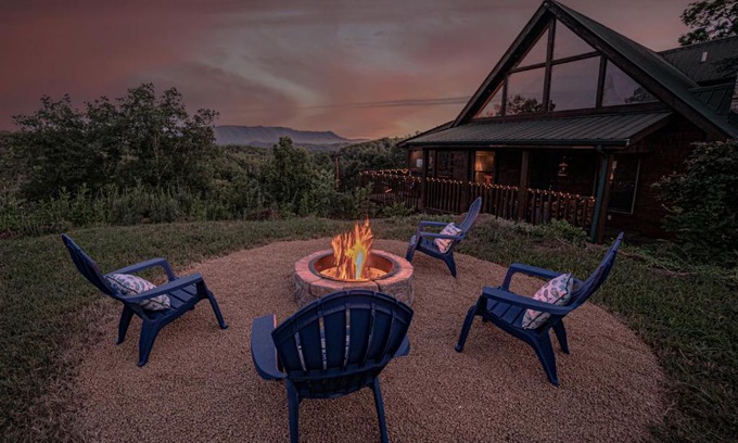 Dandridge House | Experience Poppy’s Place Cabin: Pet-Friendly Oceanfront Retreat