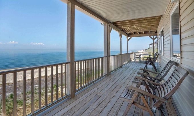 Wading River House | Experience Poppys Private Beach Paradise in Wading River