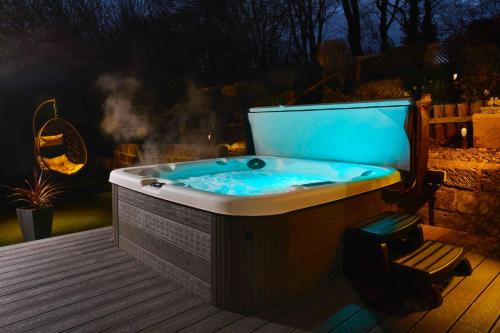 Whitby House | Family-Friendly Retreat at Cinder Hill - Rated 9.8/10