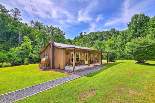 Marshall House | Guest Rated 10/10: Marshall Cabin Retreat with Creek Access