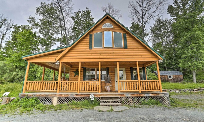 Blakely Cottage | Relaxing Blakely Cabin with Porch & Scenic Valley Views