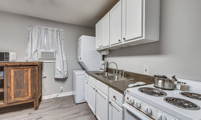 Port Allen Apartment | Port Allen Home w/Yard, 5 Mi to LSU!