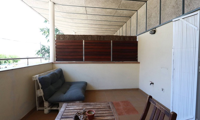Arenys de Mar Apartment | Discover Port Arenys: Family-Friendly Stay with Spa Access