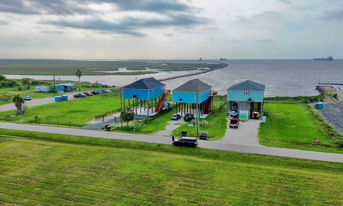 Galveston House | Unforgettable Port Bolivar Beach House with Oceanfront Views