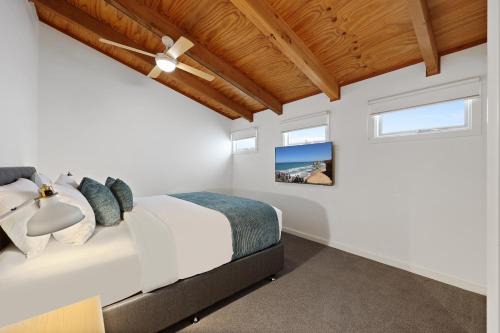 Port Campbell Apartment | Experience Comfort at Port Central No 3 - Rated 9/10