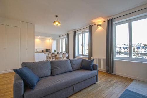 Saint-Jean Apartment | Elegant Getaway at Port de Caen - Child Friendly Retreat