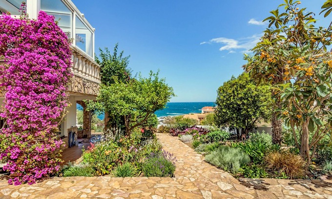 Port de la Selva Apartment | Coastal Retreat at Port de la Selva - Family-Friendly Stay